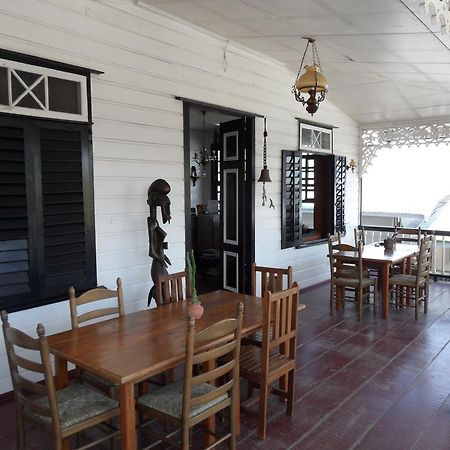 פרמריבו Guesthouse Un Pied-A-Terre מראה חיצוני תמונה