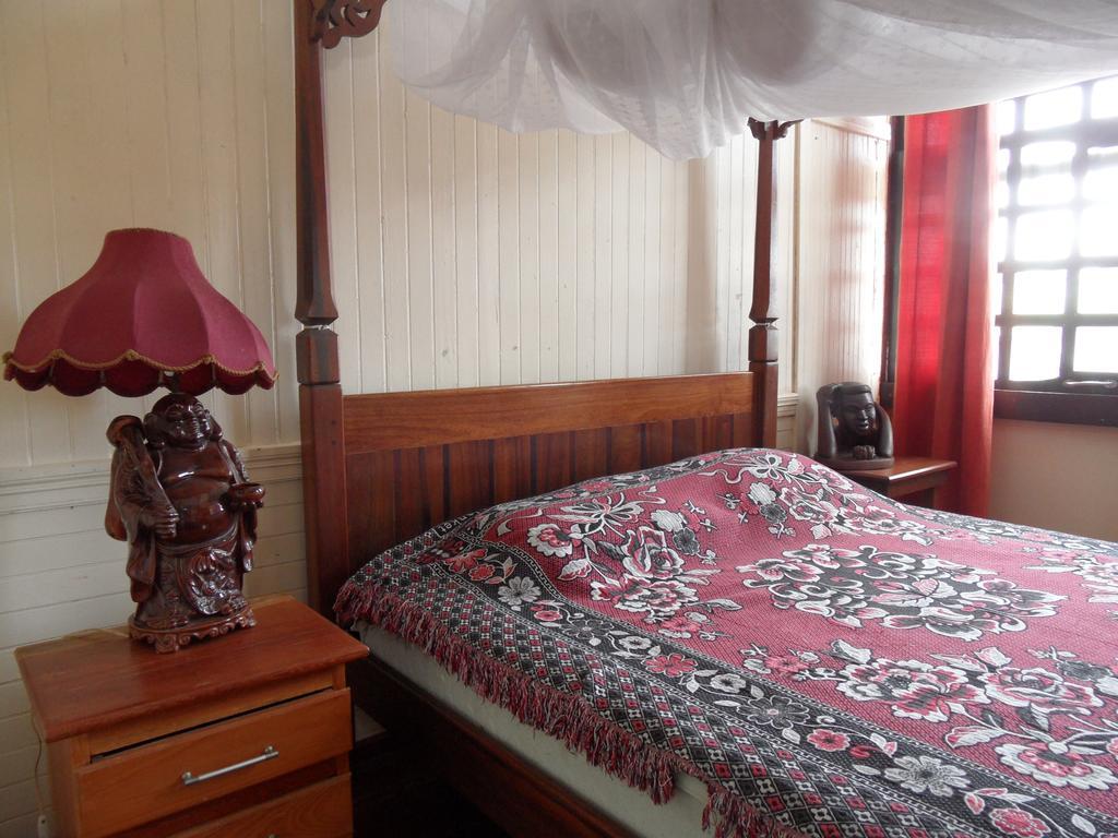פרמריבו Guesthouse Un Pied-A-Terre מראה חיצוני תמונה