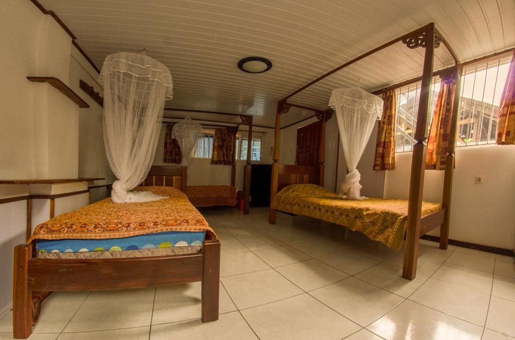 פרמריבו Guesthouse Un Pied-A-Terre מראה חיצוני תמונה