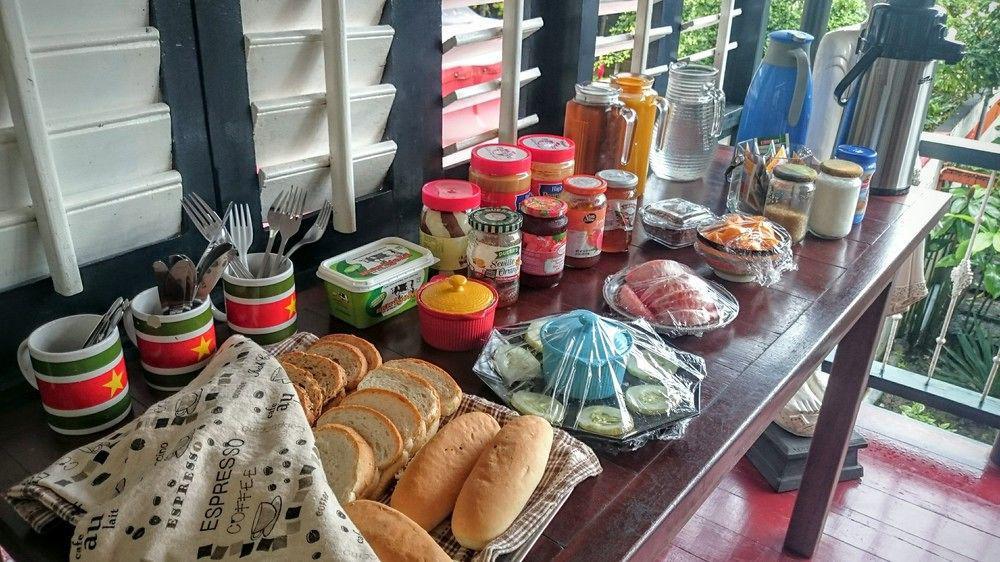 פרמריבו Guesthouse Un Pied-A-Terre מראה חיצוני תמונה